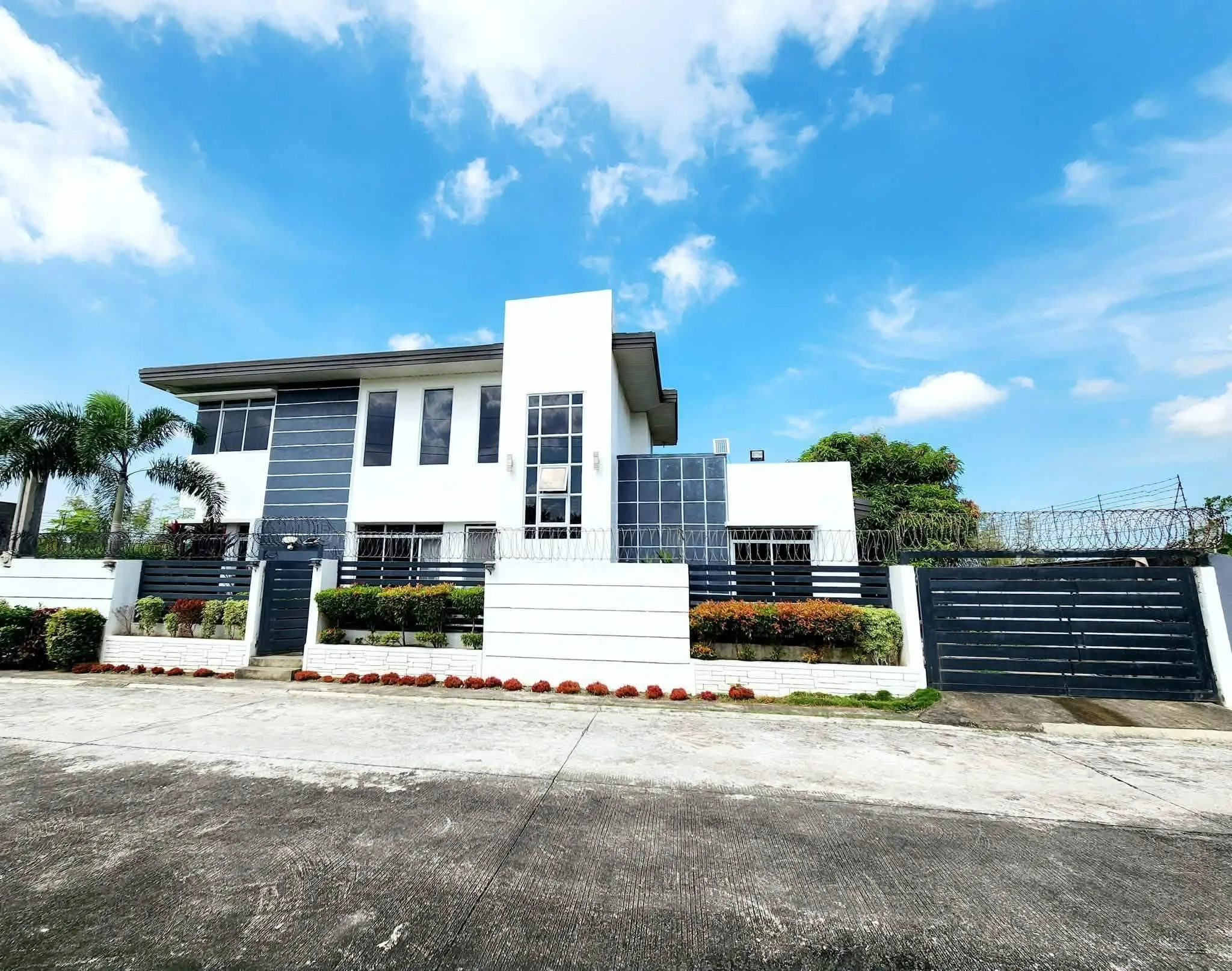2-Storey House and Lot in Oasis subd., Bacolod City