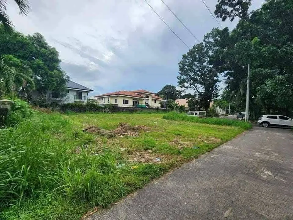 254 SQM Prime Lot in Manvilla Royale