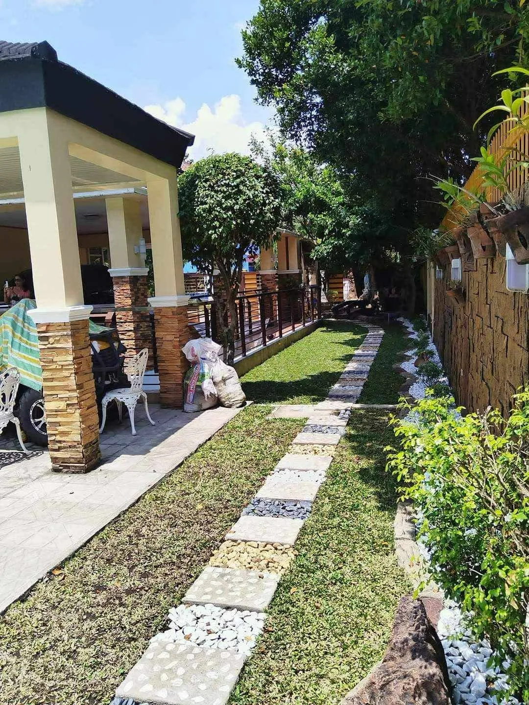 6-Bedroom House with Pool for sale in Bacolod City