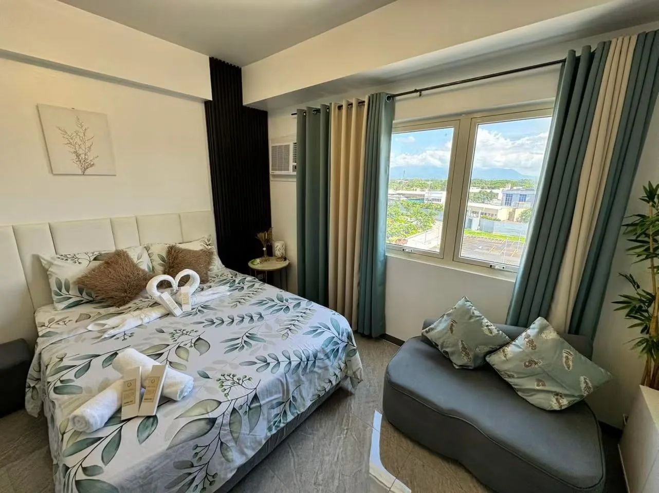Fully Furnished Condo for Sale in Megaworld One Regis