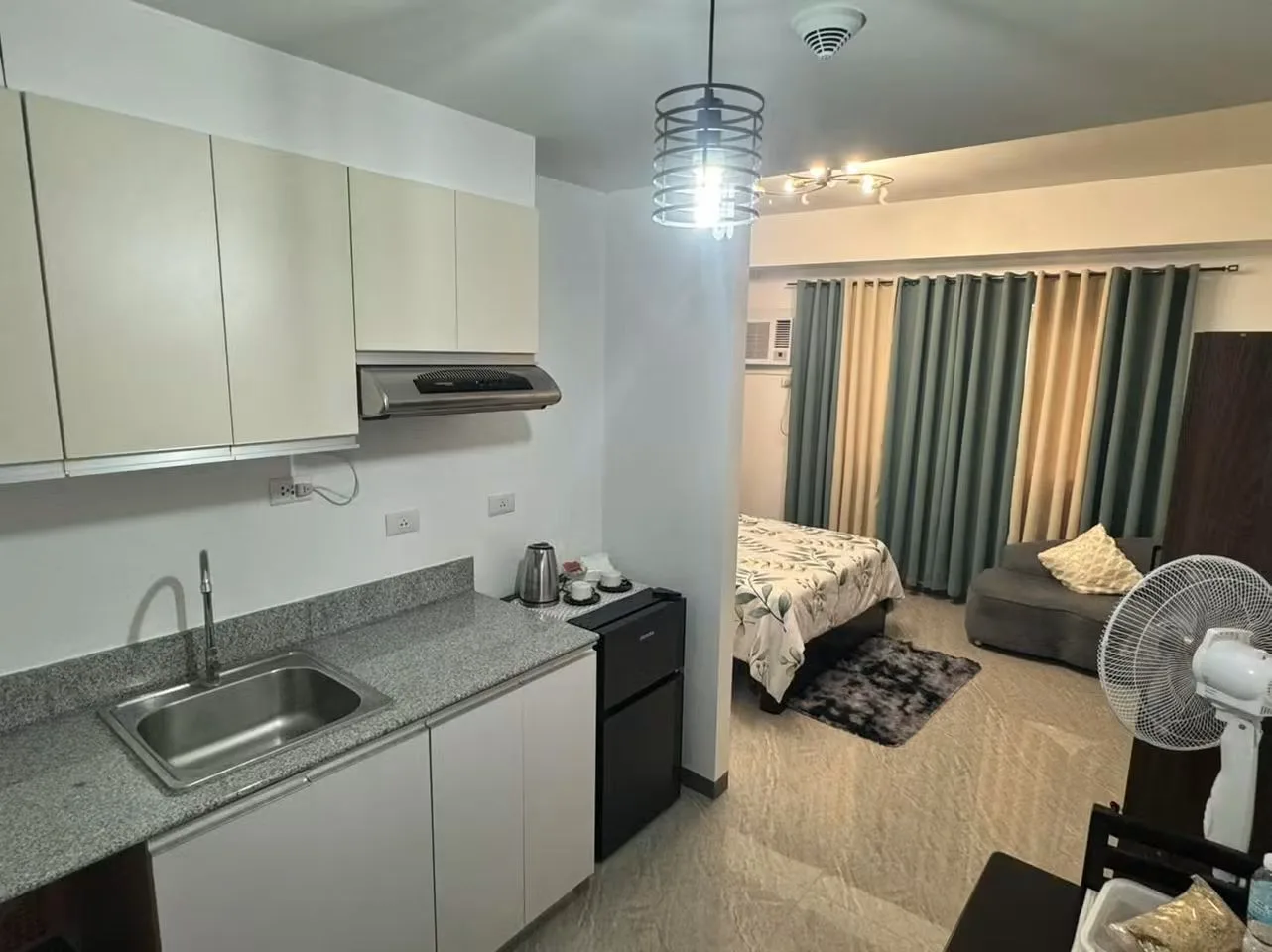 Fully Furnished Condo for Sale in Megaworld One Regis