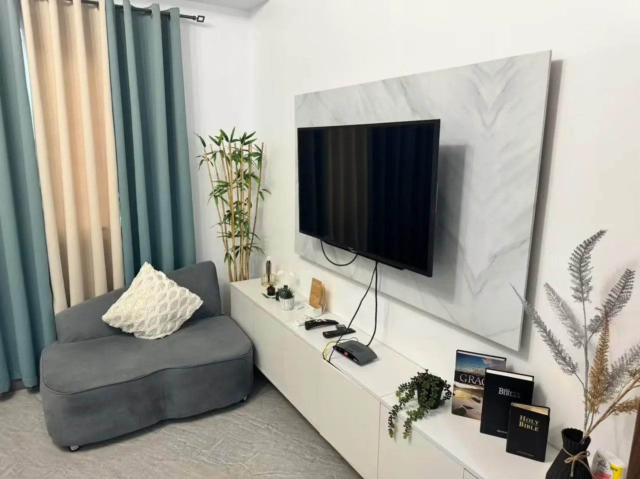 Fully Furnished Condo for Sale in Megaworld One Regis