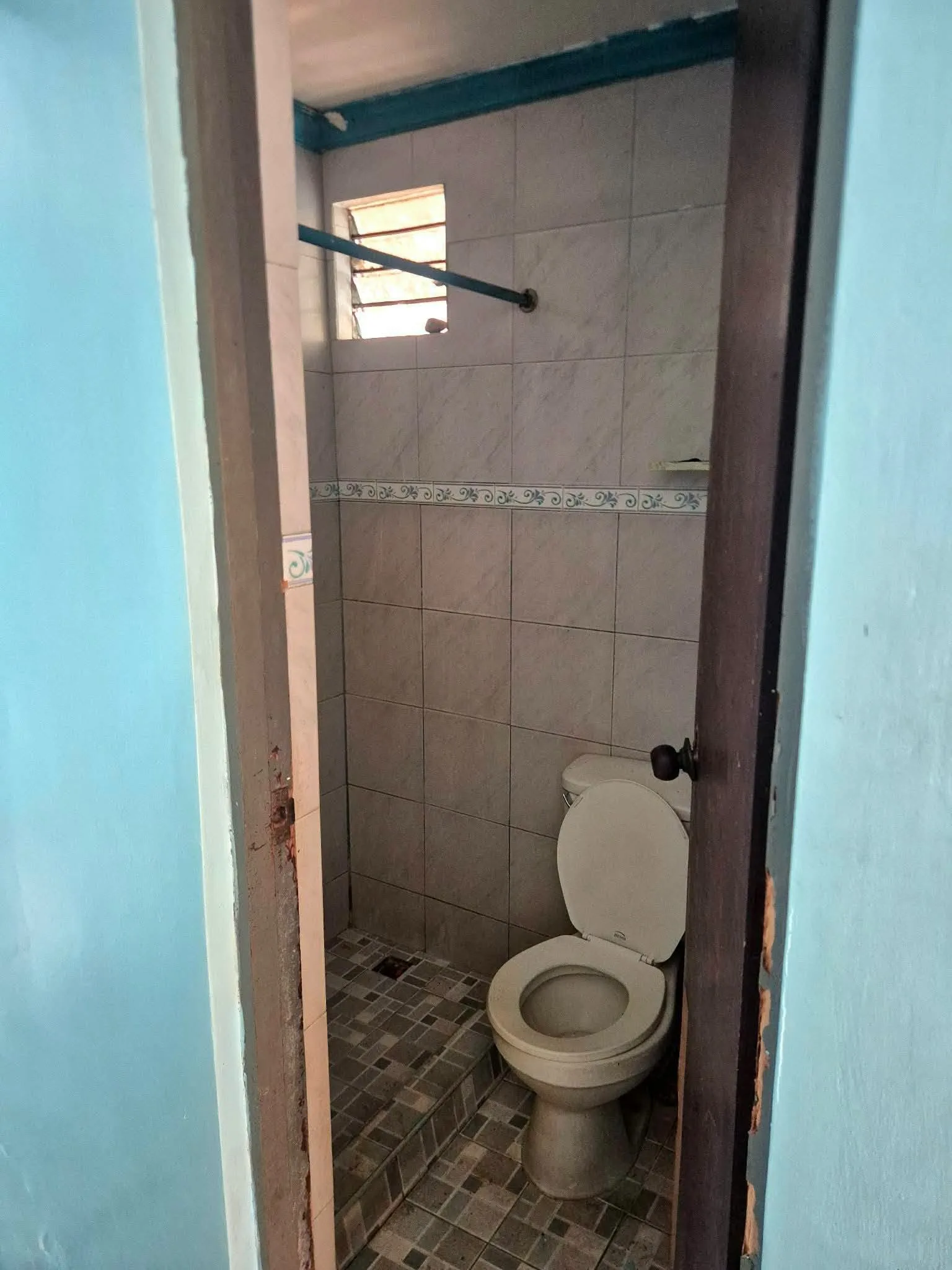 2-bedroom house and lot in Country Homes Subd Near Rockwell